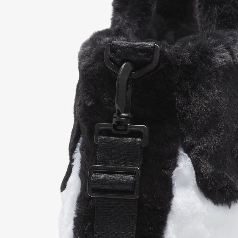 Дамска Чанта Nike W NSW FX FUR TOTE HO23